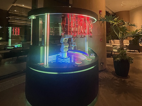 Anno AI Robot Bartending Booth Opens in Huzhou City (Yintai City) Deqing Marriott Marquis Hotel