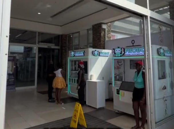 Anno AI robotic milk tea machines and ice cream machines have been launched in Ghana, unlocking new opportunities for unmanned tea beverage businesses in Africa